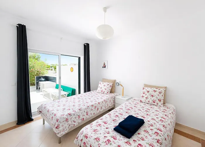 Ferienhaus House With Pool 5min Walk To Alemaes By Becherish *