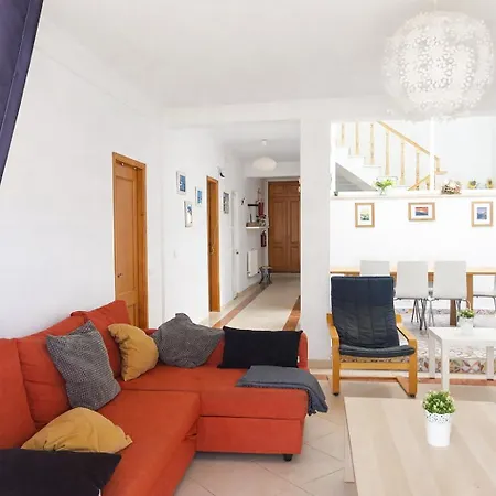 Дом отдыха House With Pool 5min Walk To Alemaes By Becherish