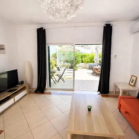 House With Pool 5min Walk To Alemaes By Becherish Дом отдыха Албуфейра