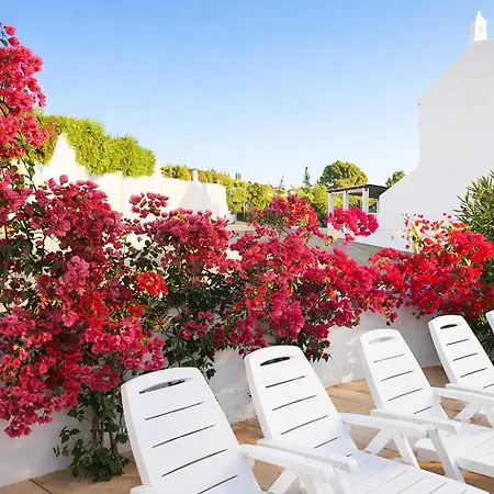 House With Pool 5min Walk To Alemaes By Becherish Holiday home