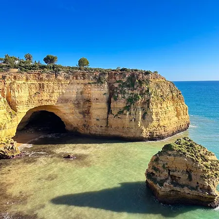 House With Pool 5min Walk To Alemaes By Becherish