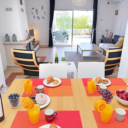 Дом отдыха House With Pool 5min Walk To Alemaes By Becherish