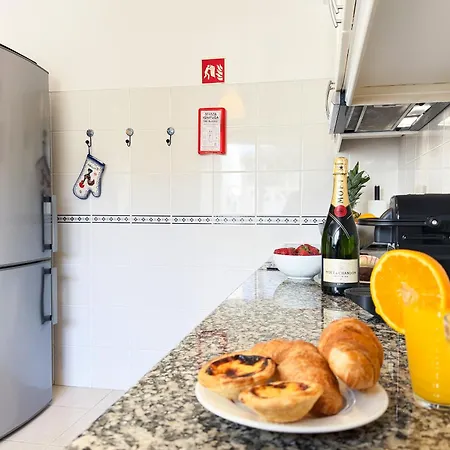 House With Pool 5min Walk To Alemaes By Becherish Сasa de vacaciones *