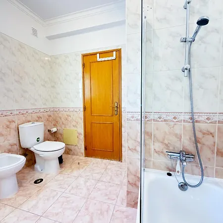 House With Pool 5min Walk To Alemaes By Becherish Албуфейра