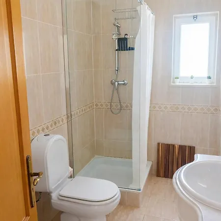 Ferienhaus House With Pool 5min Walk To Alemaes By Becherish *