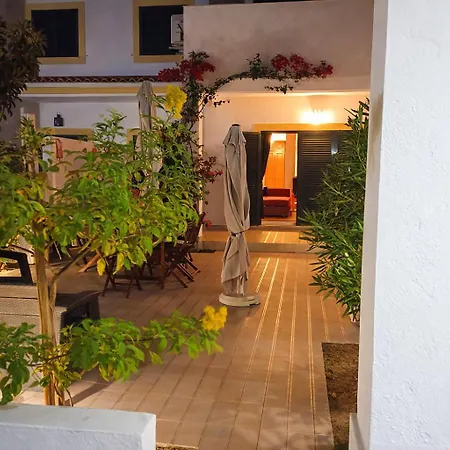 House With Pool 5min Walk To Alemaes By Becherish Ferienhaus Albufeira