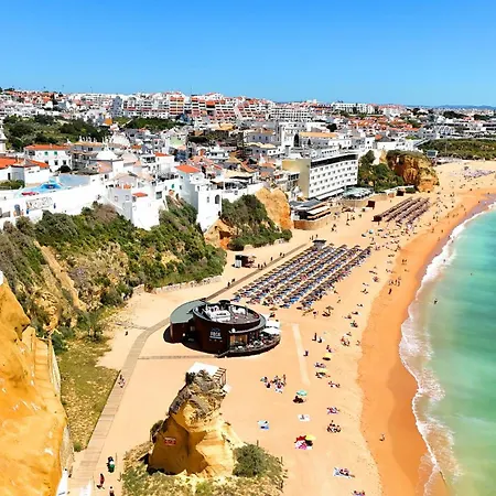 House With Pool 5min Walk To Alemães By Becherish